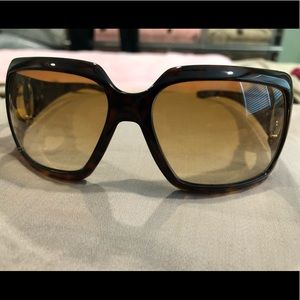 Authentic Gucci sunglasses GG2562/S
